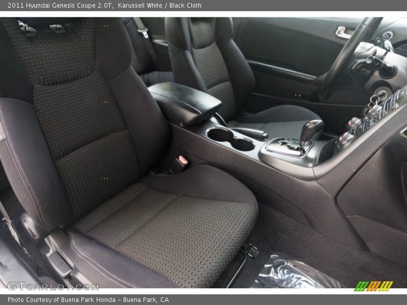 Karussell White / Black Cloth 2011 Hyundai Genesis Coupe 2.0T