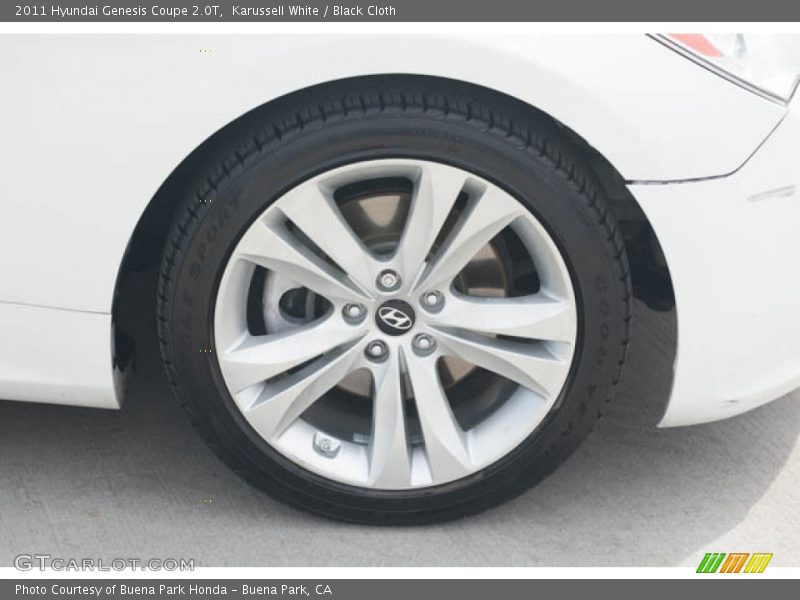 Karussell White / Black Cloth 2011 Hyundai Genesis Coupe 2.0T