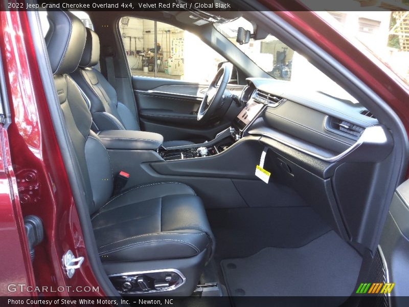 Front Seat of 2022 Grand Cherokee Overland 4x4