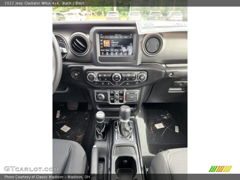 Black / Black 2022 Jeep Gladiator Willys 4x4