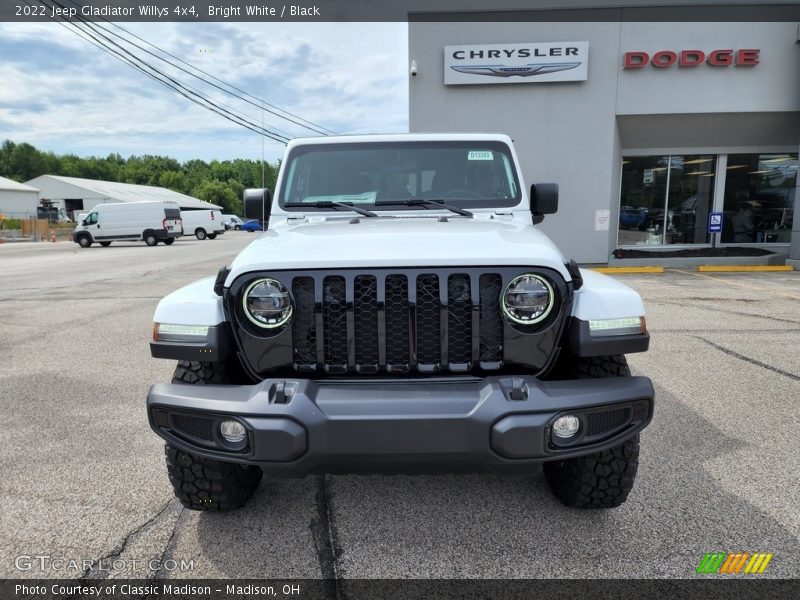 Bright White / Black 2022 Jeep Gladiator Willys 4x4