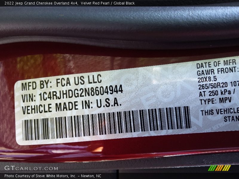 Velvet Red Pearl / Global Black 2022 Jeep Grand Cherokee Overland 4x4