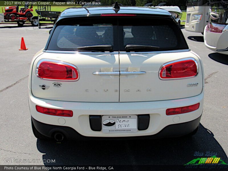 Pepper White / Carbon Black 2017 Mini Clubman Cooper