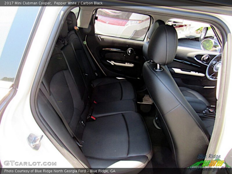 Pepper White / Carbon Black 2017 Mini Clubman Cooper