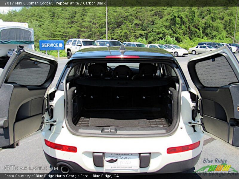 Pepper White / Carbon Black 2017 Mini Clubman Cooper