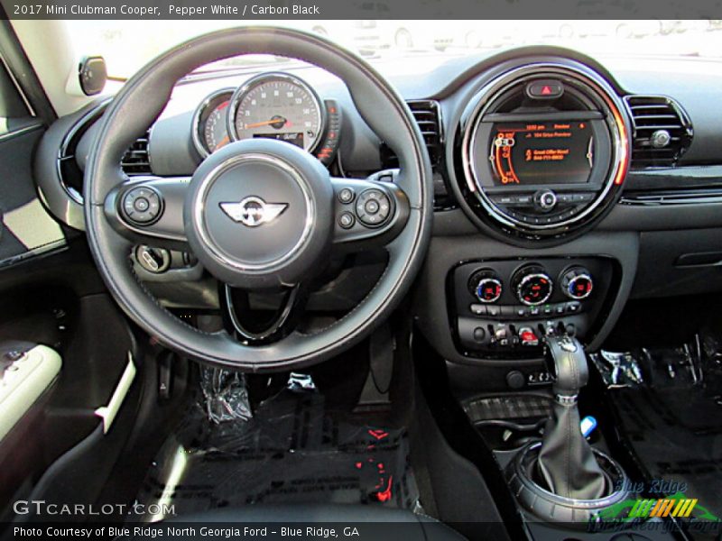 Pepper White / Carbon Black 2017 Mini Clubman Cooper