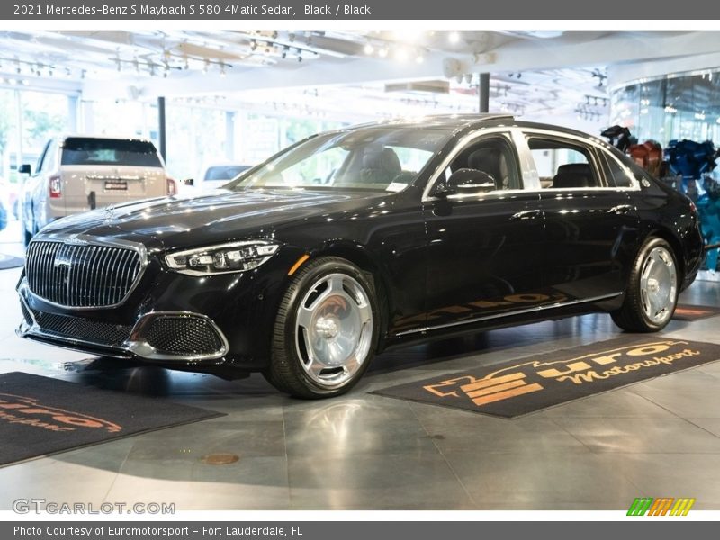 Front 3/4 View of 2021 S Maybach S 580 4Matic Sedan