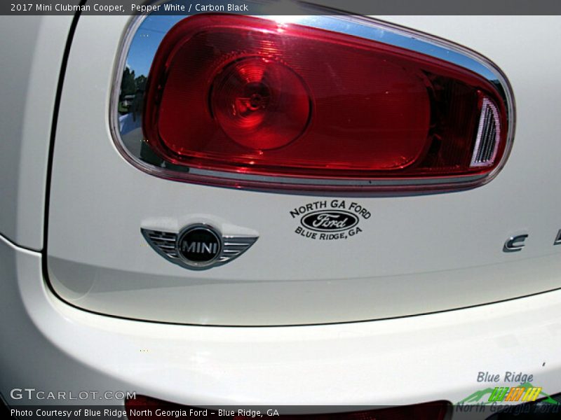 Pepper White / Carbon Black 2017 Mini Clubman Cooper