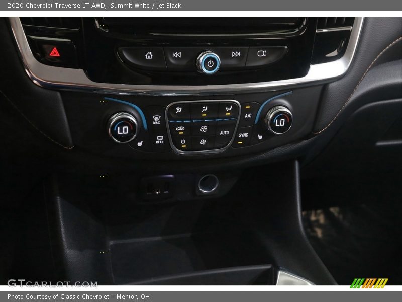 Summit White / Jet Black 2020 Chevrolet Traverse LT AWD