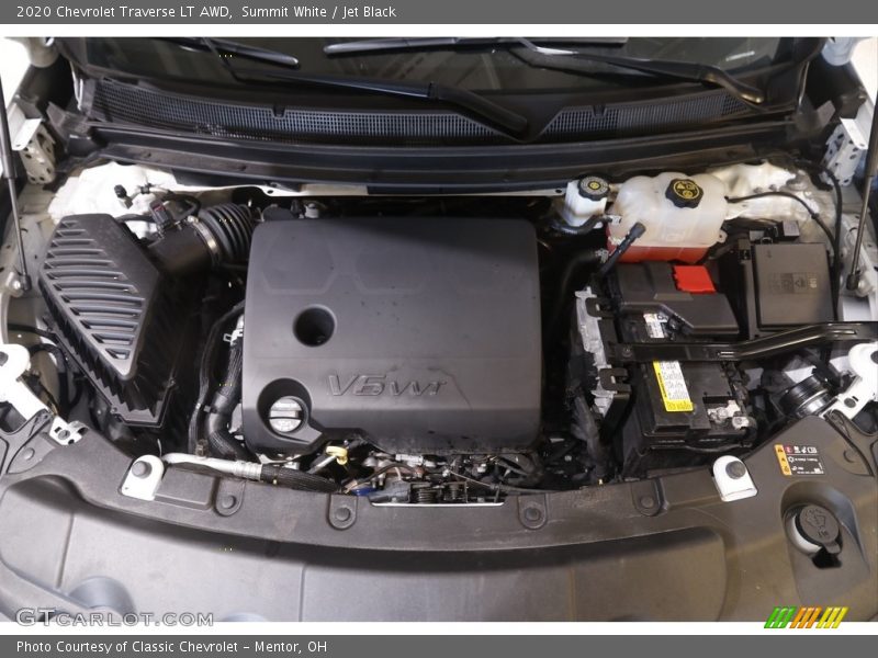 Summit White / Jet Black 2020 Chevrolet Traverse LT AWD