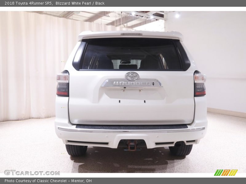 Blizzard White Pearl / Black 2018 Toyota 4Runner SR5