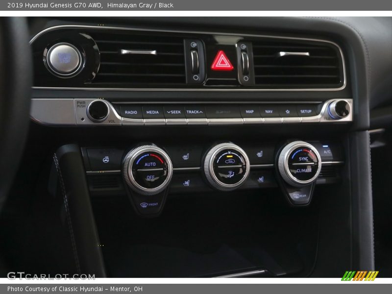 Controls of 2019 Genesis G70 AWD