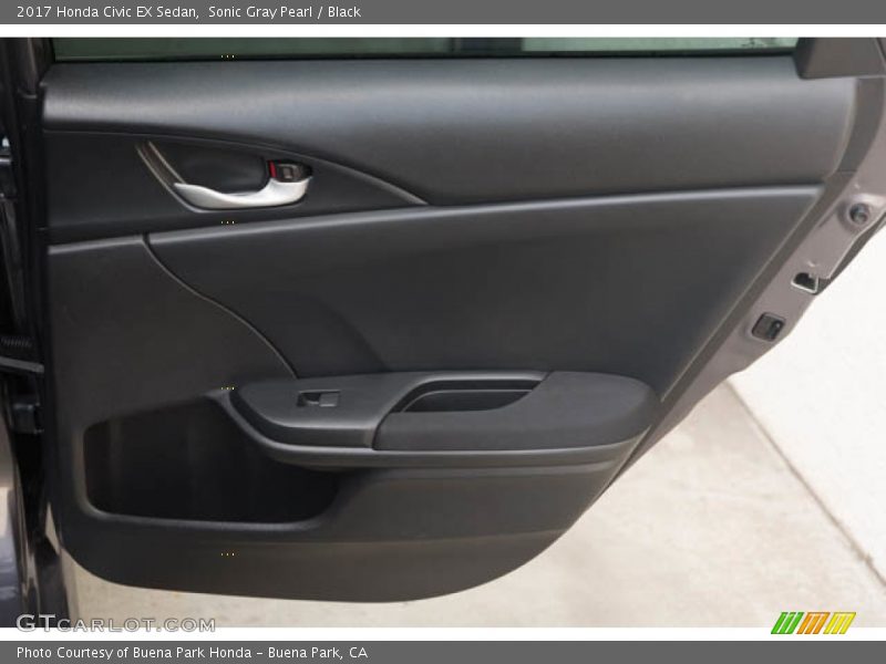Sonic Gray Pearl / Black 2017 Honda Civic EX Sedan