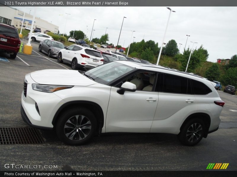 Blizzard White Pearl / Harvest Beige 2021 Toyota Highlander XLE AWD