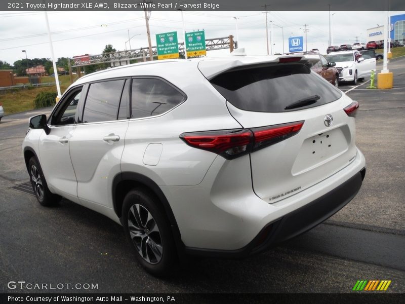 Blizzard White Pearl / Harvest Beige 2021 Toyota Highlander XLE AWD