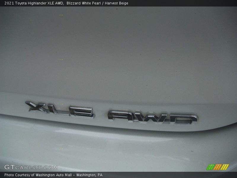 Blizzard White Pearl / Harvest Beige 2021 Toyota Highlander XLE AWD