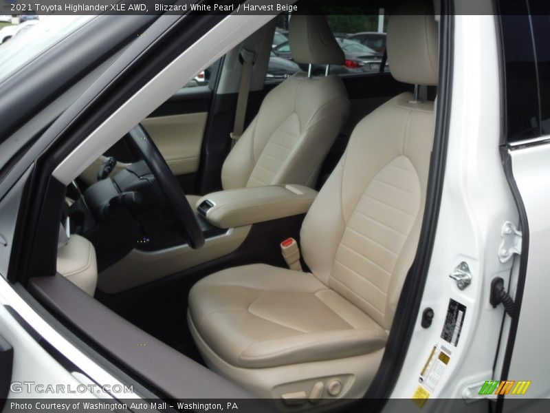 Blizzard White Pearl / Harvest Beige 2021 Toyota Highlander XLE AWD