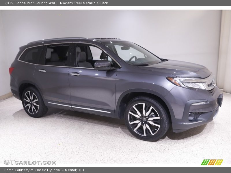 Modern Steel Metallic / Black 2019 Honda Pilot Touring AWD