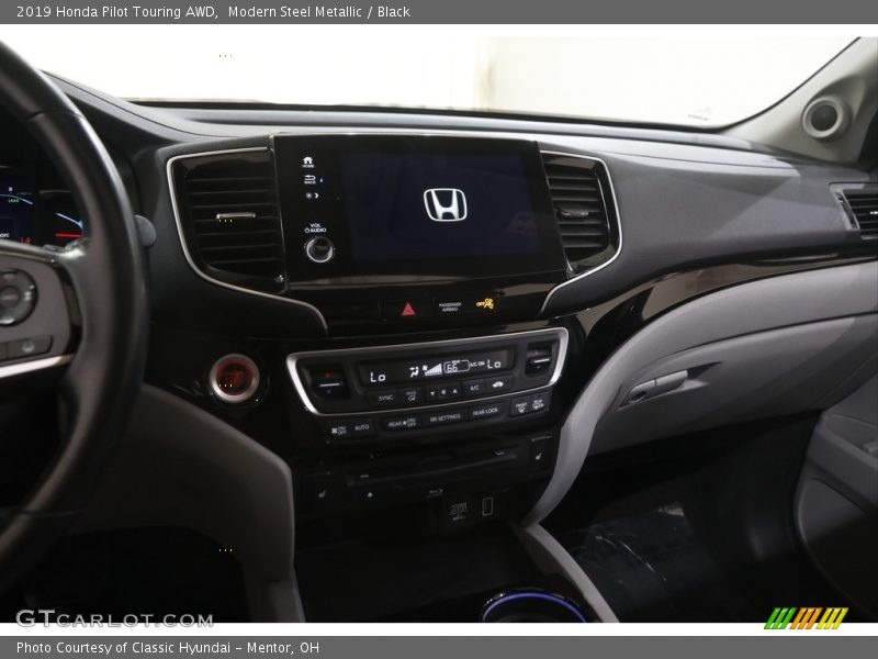 Modern Steel Metallic / Black 2019 Honda Pilot Touring AWD