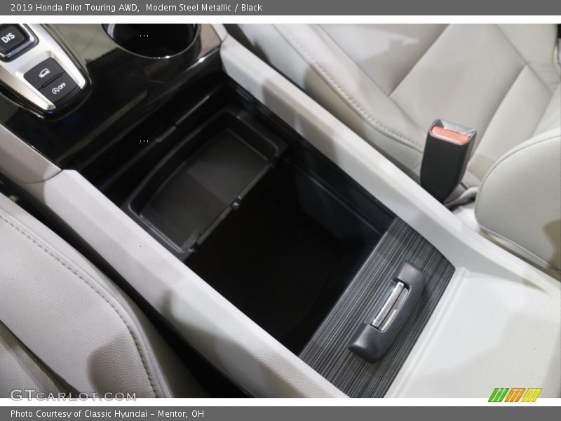 Modern Steel Metallic / Black 2019 Honda Pilot Touring AWD