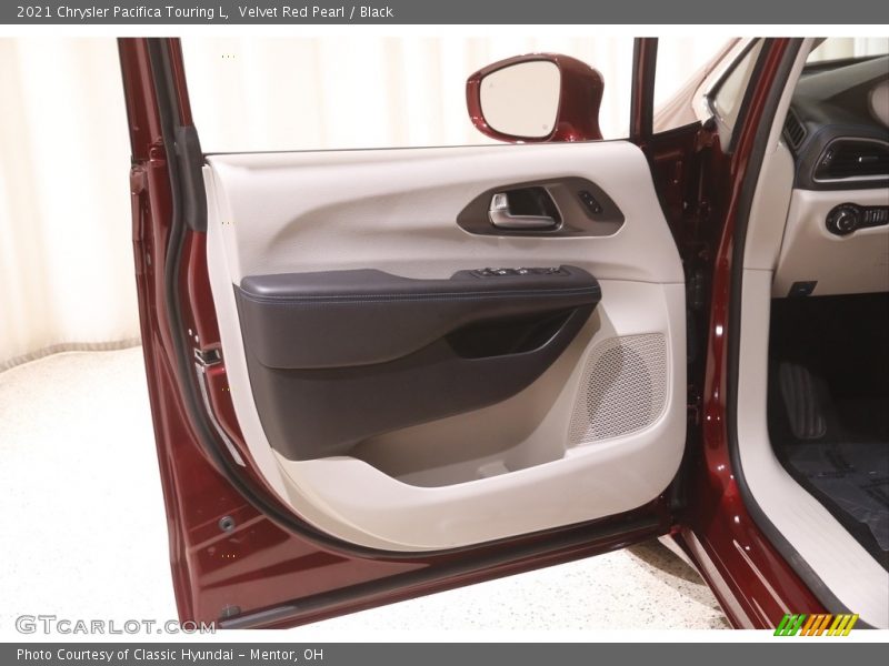 Velvet Red Pearl / Black 2021 Chrysler Pacifica Touring L