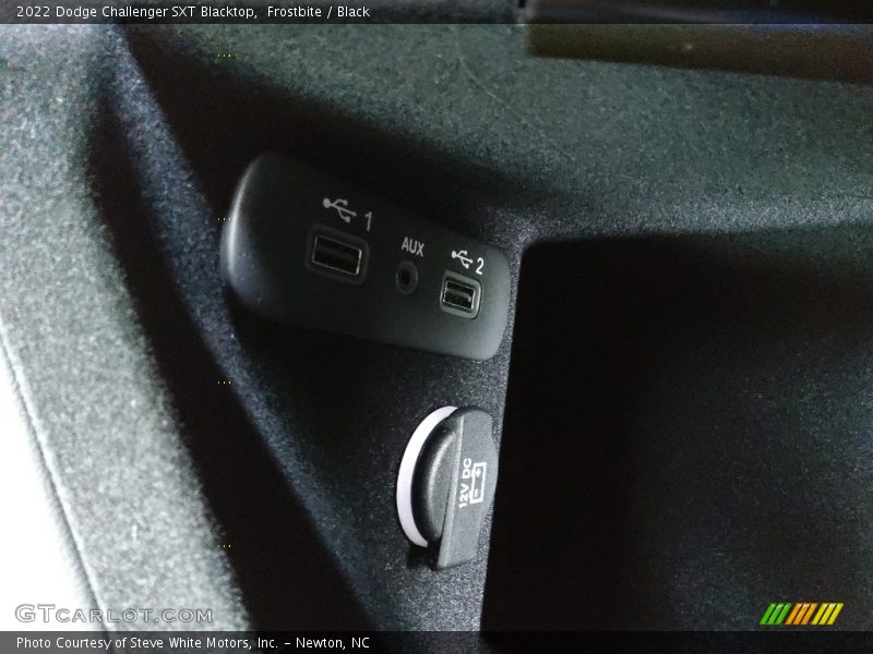 Frostbite / Black 2022 Dodge Challenger SXT Blacktop
