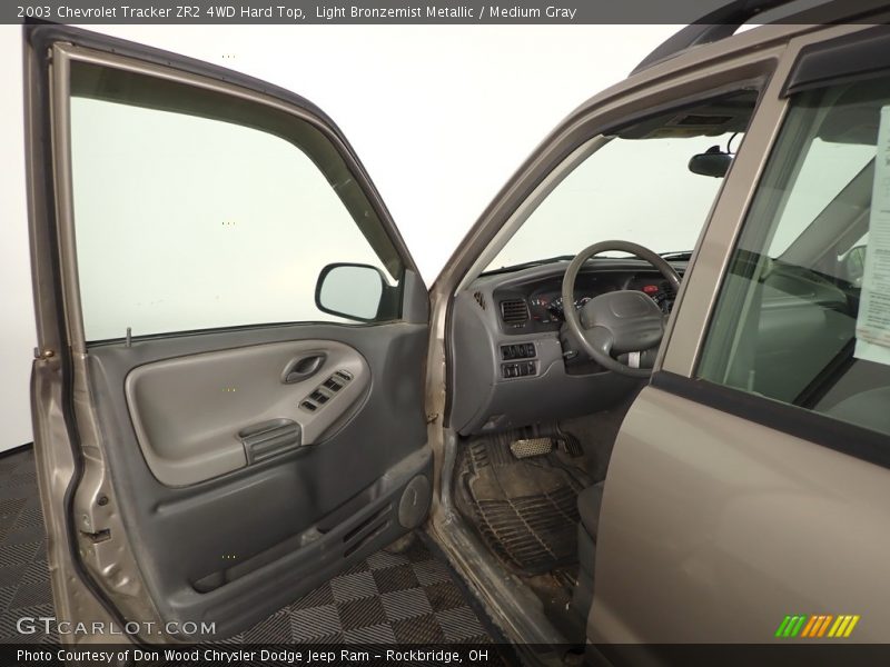 Light Bronzemist Metallic / Medium Gray 2003 Chevrolet Tracker ZR2 4WD Hard Top