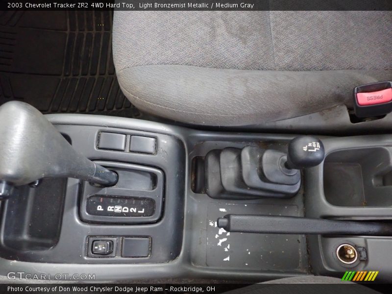 Light Bronzemist Metallic / Medium Gray 2003 Chevrolet Tracker ZR2 4WD Hard Top