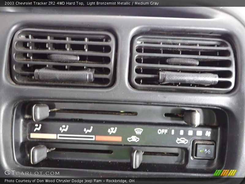 Light Bronzemist Metallic / Medium Gray 2003 Chevrolet Tracker ZR2 4WD Hard Top