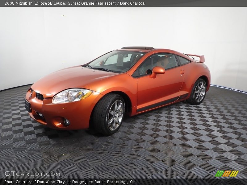 Front 3/4 View of 2008 Eclipse SE Coupe