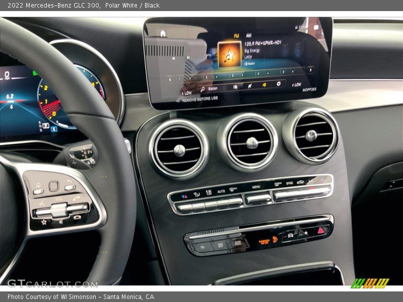 Polar White / Black 2022 Mercedes-Benz GLC 300