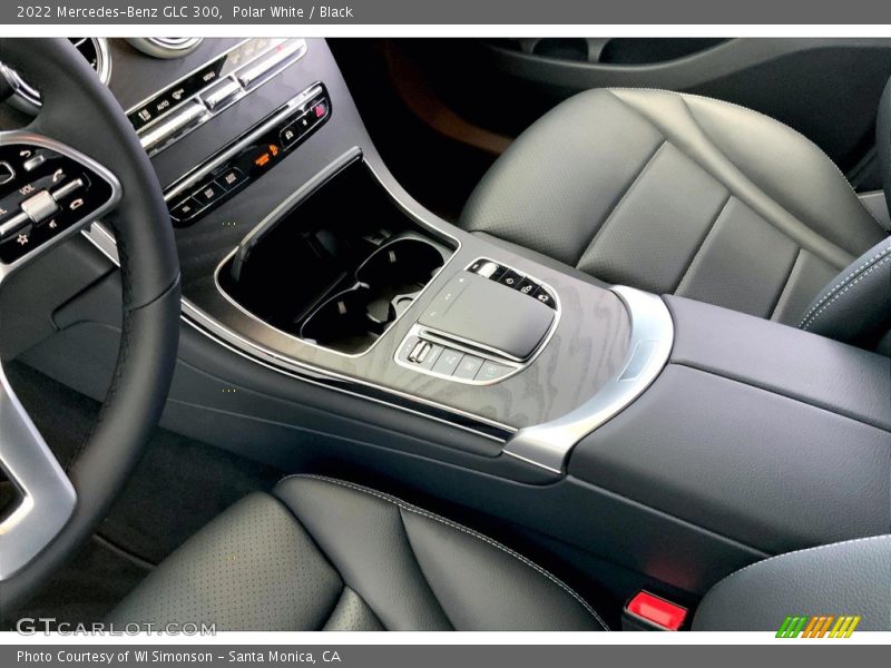 Polar White / Black 2022 Mercedes-Benz GLC 300
