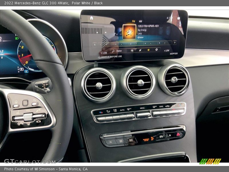 Polar White / Black 2022 Mercedes-Benz GLC 300 4Matic