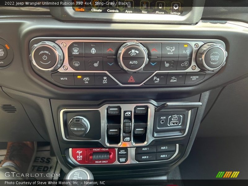 Controls of 2022 Wrangler Unlimited Rubicon 392 4x4