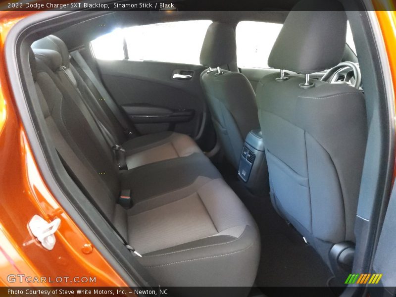 Sinamon Stick / Black 2022 Dodge Charger SXT Blacktop