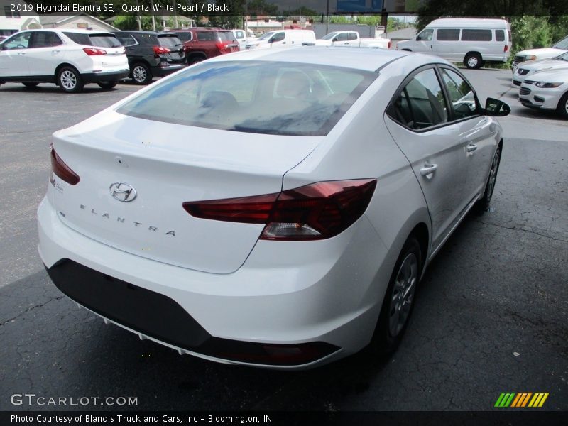 Quartz White Pearl / Black 2019 Hyundai Elantra SE