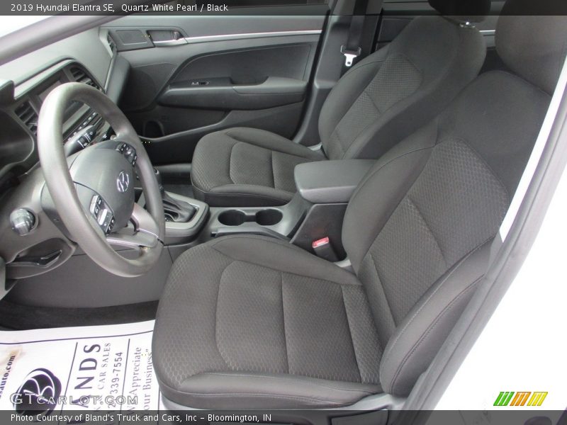 Quartz White Pearl / Black 2019 Hyundai Elantra SE