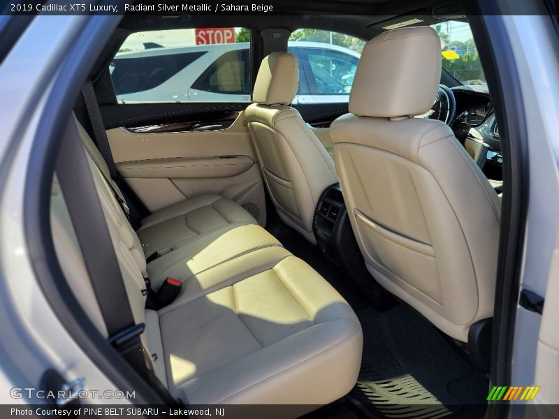 Radiant Silver Metallic / Sahara Beige 2019 Cadillac XT5 Luxury