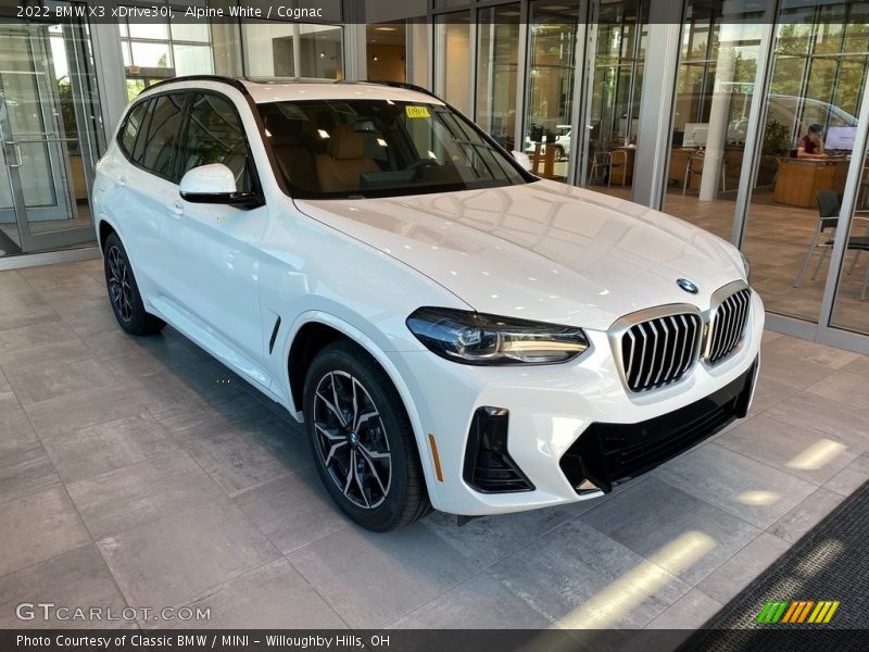 Front 3/4 View of 2022 X3 xDrive30i