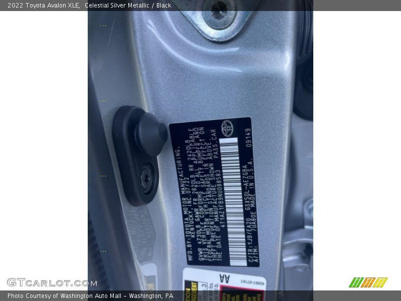Celestial Silver Metallic / Black 2022 Toyota Avalon XLE