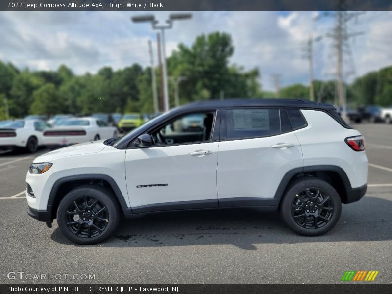 Bright White / Black 2022 Jeep Compass Altitude 4x4