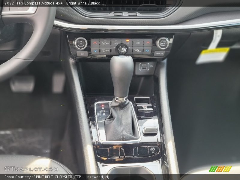 Bright White / Black 2022 Jeep Compass Altitude 4x4