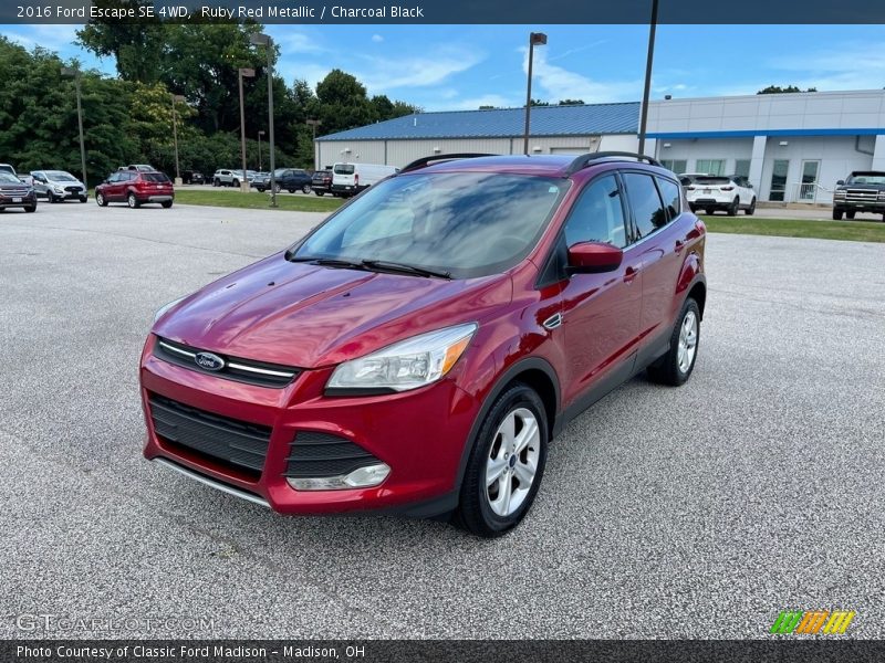 Ruby Red Metallic / Charcoal Black 2016 Ford Escape SE 4WD