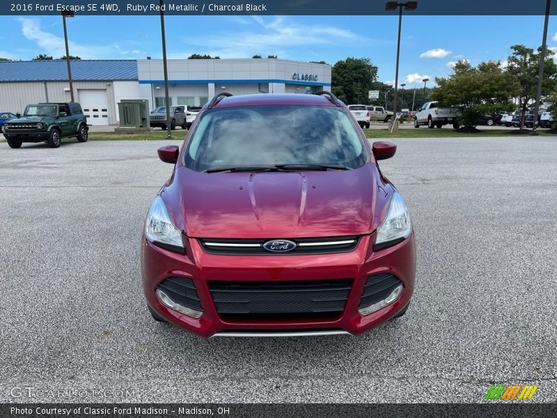 Ruby Red Metallic / Charcoal Black 2016 Ford Escape SE 4WD