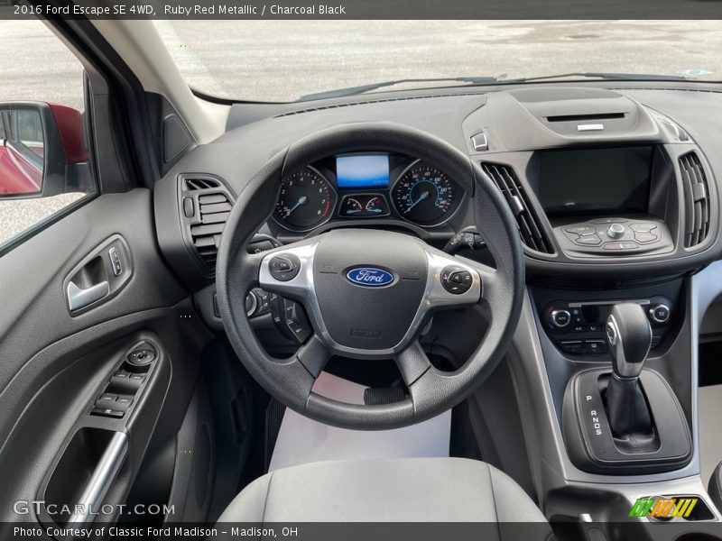 Ruby Red Metallic / Charcoal Black 2016 Ford Escape SE 4WD