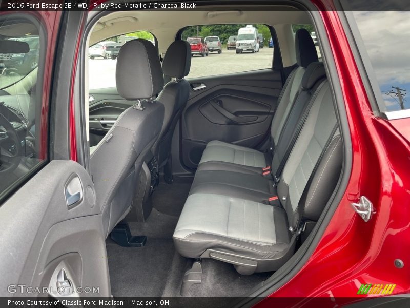 Ruby Red Metallic / Charcoal Black 2016 Ford Escape SE 4WD