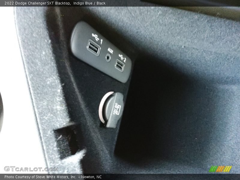 Indigo Blue / Black 2022 Dodge Challenger SXT Blacktop