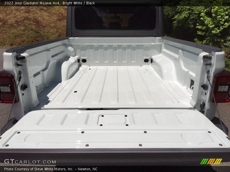 Bright White / Black 2022 Jeep Gladiator Mojave 4x4