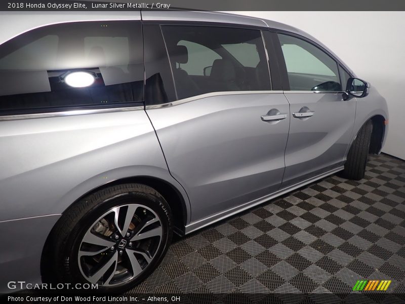 Lunar Silver Metallic / Gray 2018 Honda Odyssey Elite