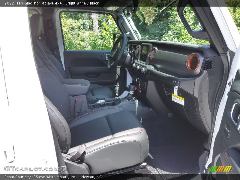 Bright White / Black 2022 Jeep Gladiator Mojave 4x4